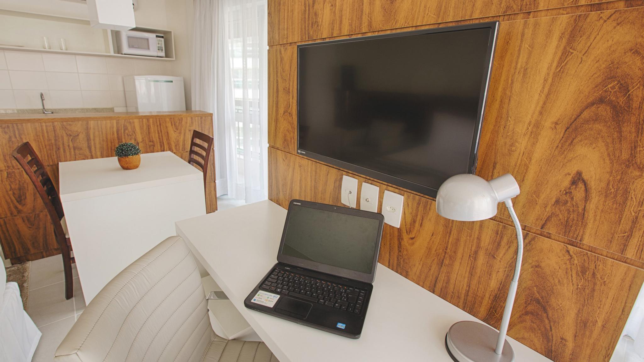 Hplus Vision Executive Hotel 4*