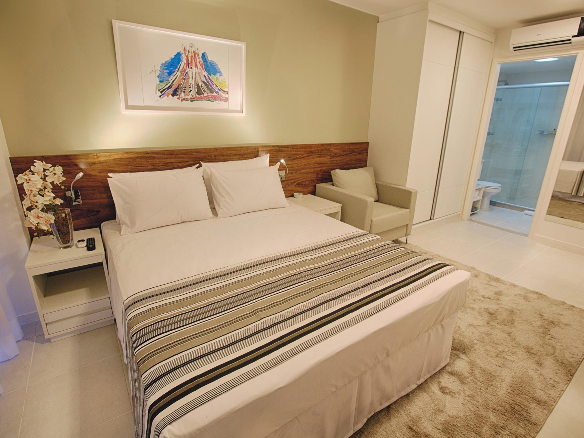 Hotel Hplus Vision Executive 4*