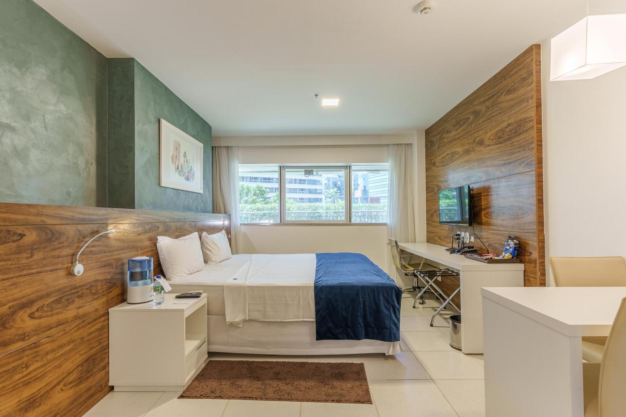 Hotel Hplus Vision Executive 4*