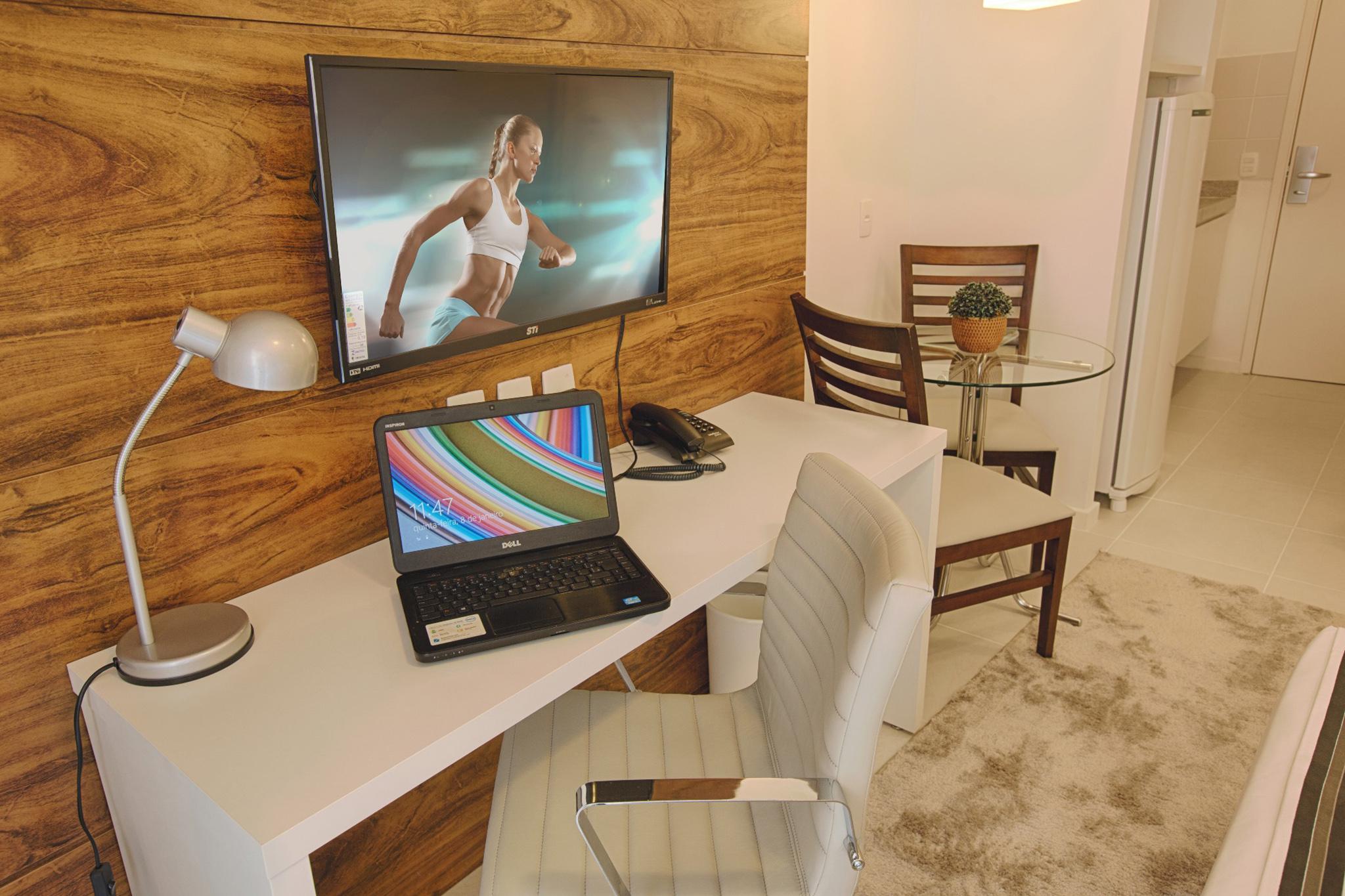 Hplus Vision Executive Hotel 4*